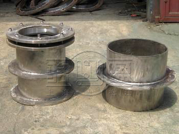 柔性防水他管和<a href=http://www.m.shuangjinlong.com target=_blank class=infotextkey>剛性防水套管</a>